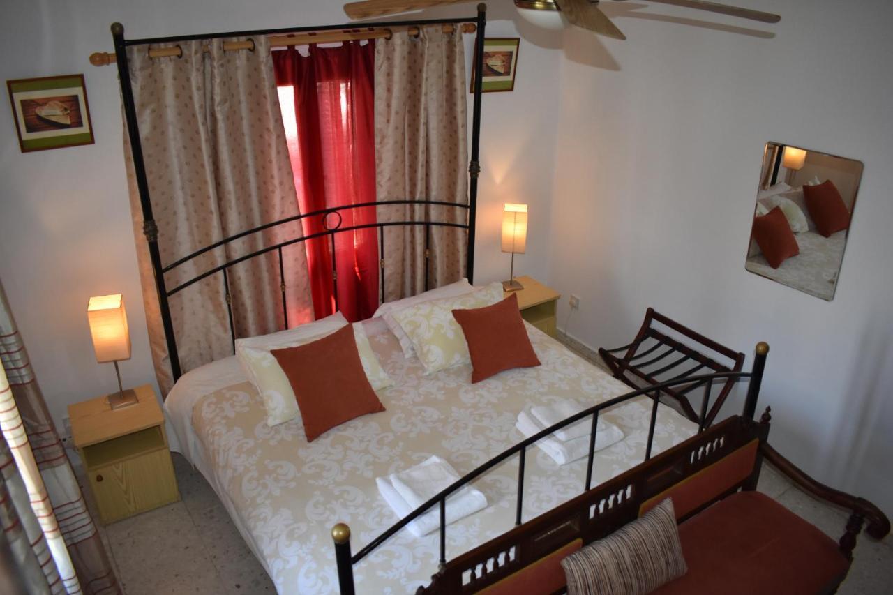 George Houses Пендакомо Экстерьер фото