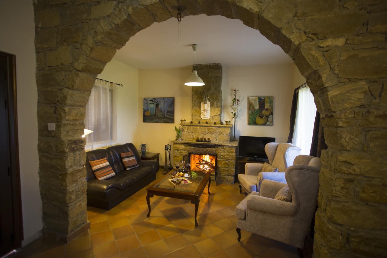 George Houses Пендакомо Экстерьер фото